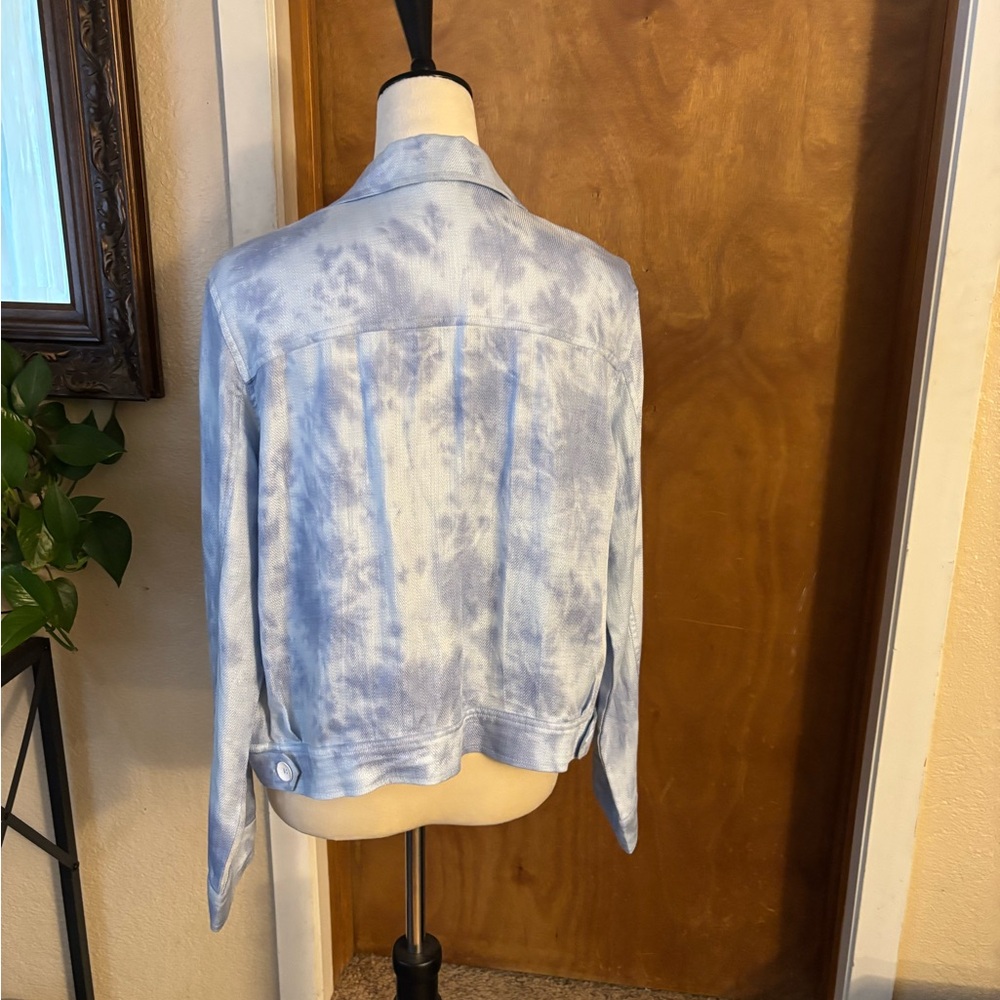Button up jacket 
Women’s size Large. - Picture 5 of 10